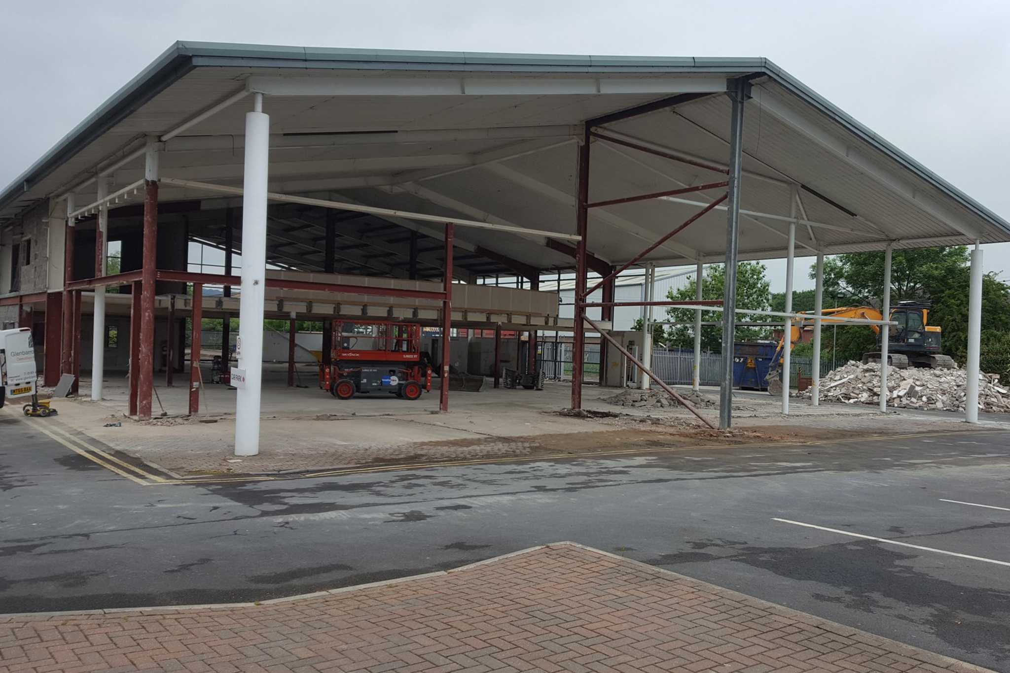 Gordon Lamb Chesterfield Offers Farnell Land Rover